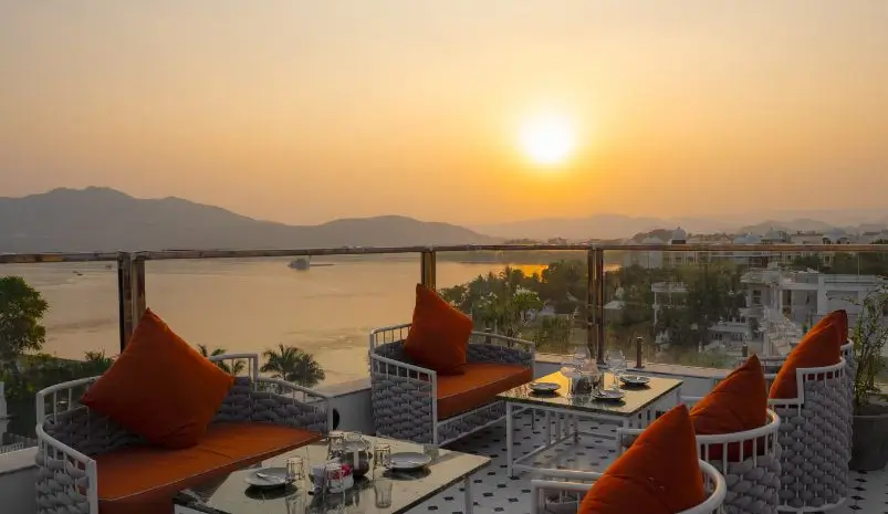 Best Lake View Cafes in Udaipur